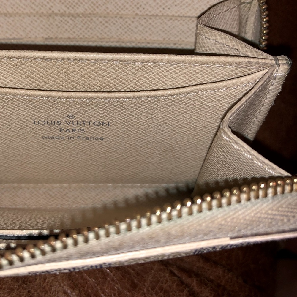 Auth Louis Vuitton Hampstead Tote & Zippy Wallet - Picture 12 of 14